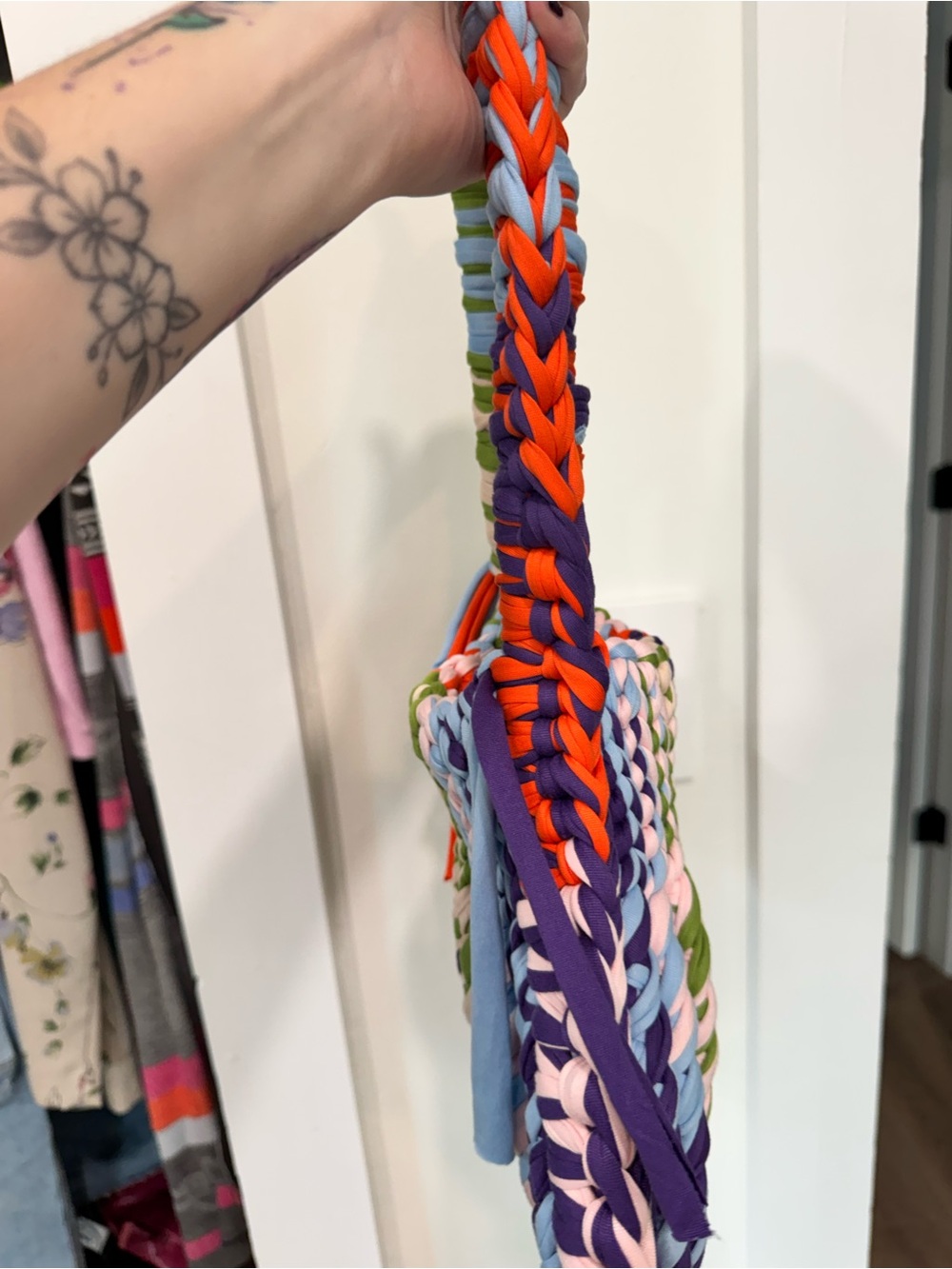 Handwoven Multi-Color Shoulder Bag - Vibrant Braided Tote - Picture 5 of 5